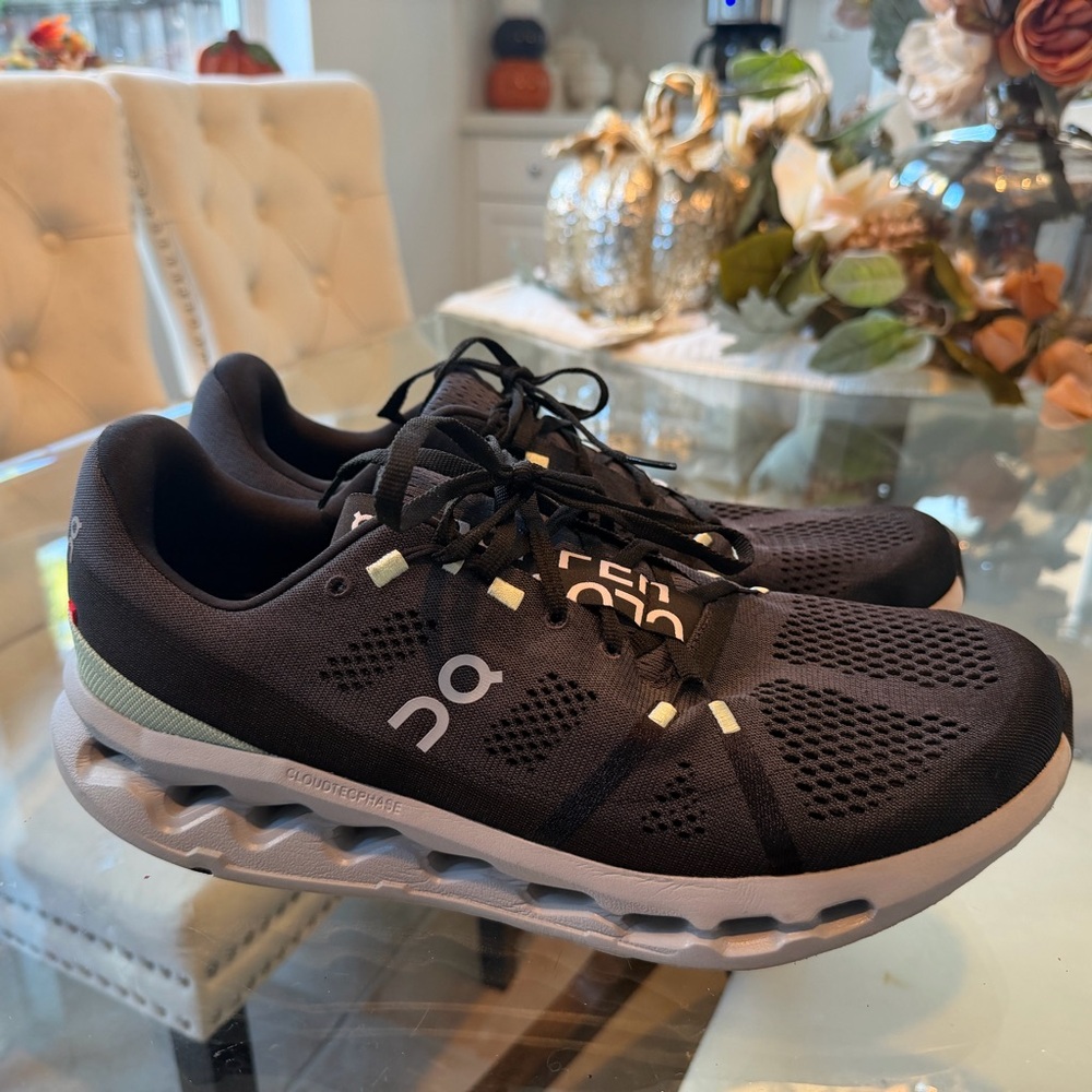 New Cloudsurfer Men’s Size 12. On Running Black and White Cloud Shoes